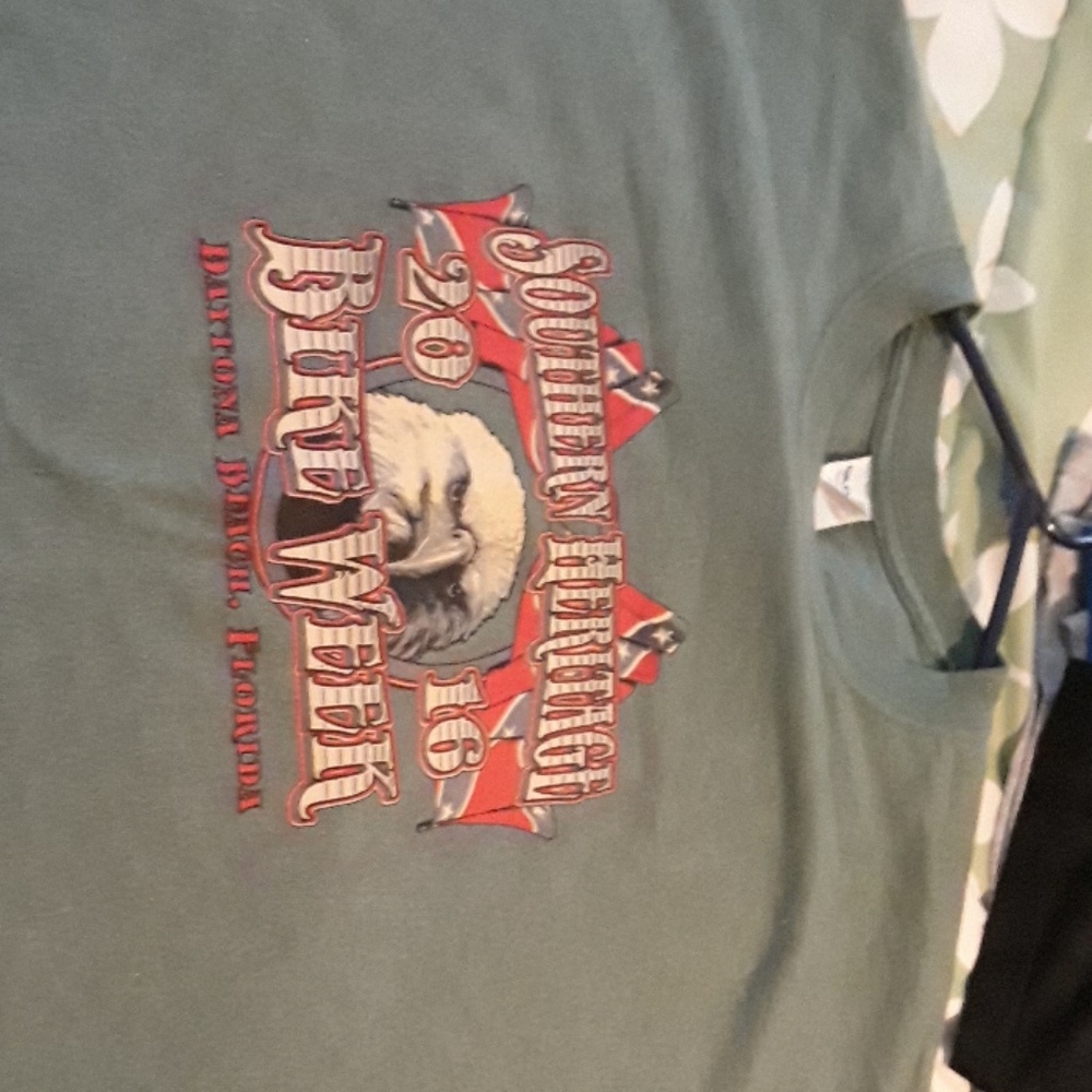 Tee shirt
